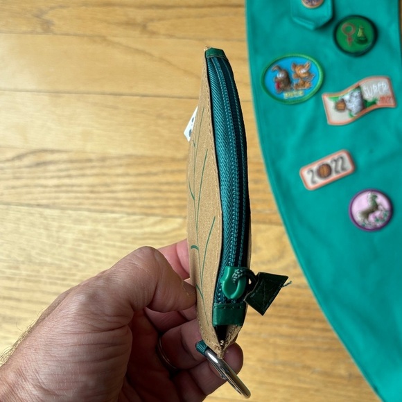 Girl Scouts Teal Sash with Patches and Leaf Keychain mini purse - Picture 6 of 6